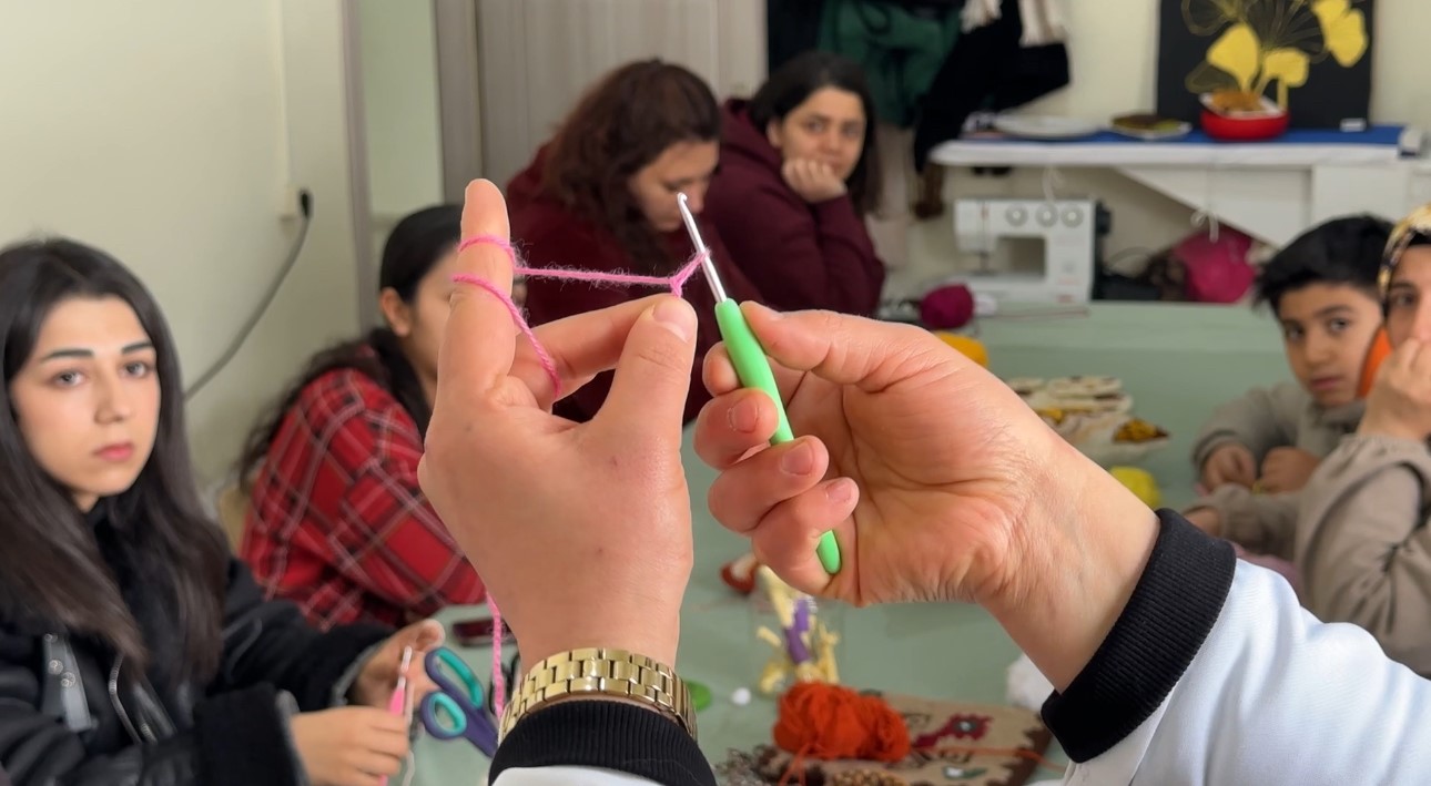 Yüksekovalı kadınlar hem meslek öğreniyor hem geleceğe hazırlanıyor
