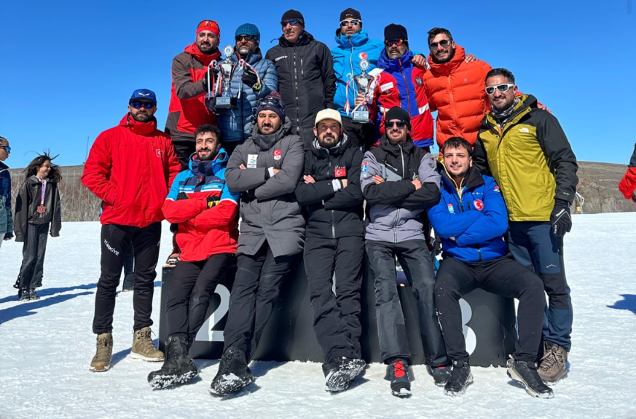 Yüksekovalı kayakçılar Türkiye şampiyonasına damga vurdu
