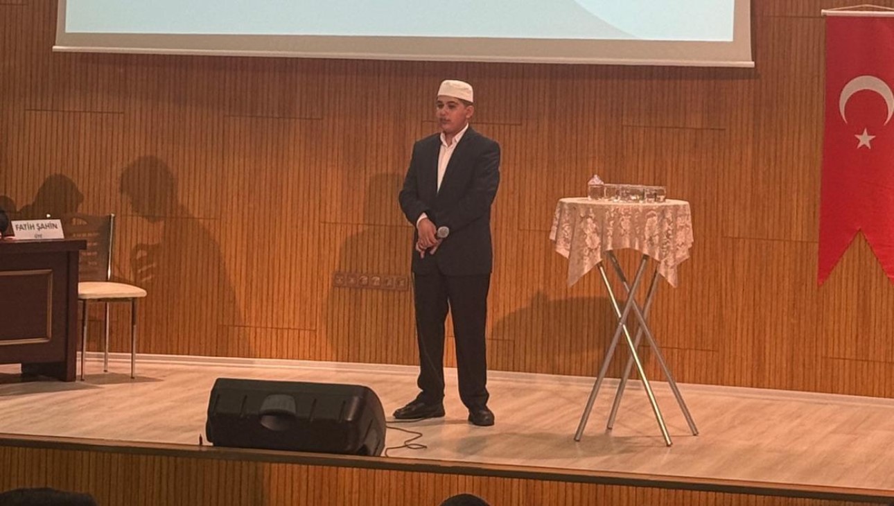 Yüksekovalı öğrenci ezan okuma yarışmasında bölge birincisi oldu
