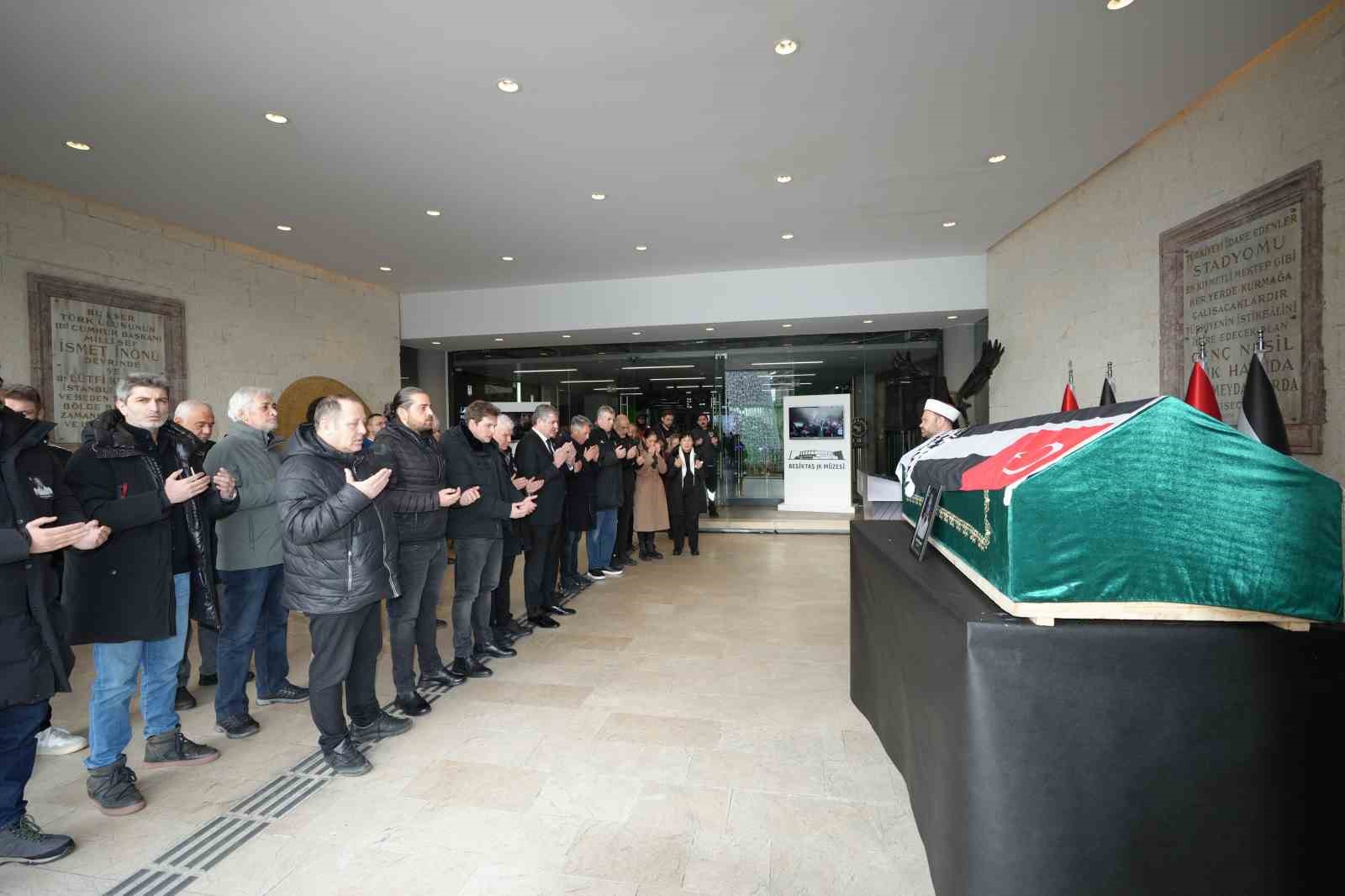 Yüksel Okçuoğlu için Tüpraş Stadyumu’nda tören düzenlendi
