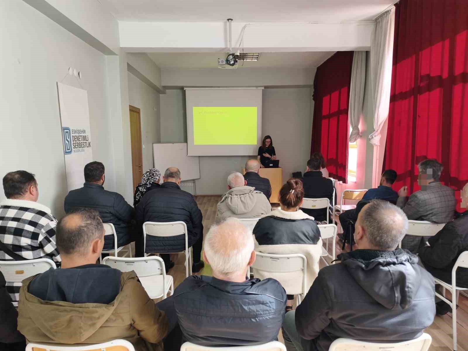 Yükümlülere bilinçli ilaç kullanımı anlatıldı
