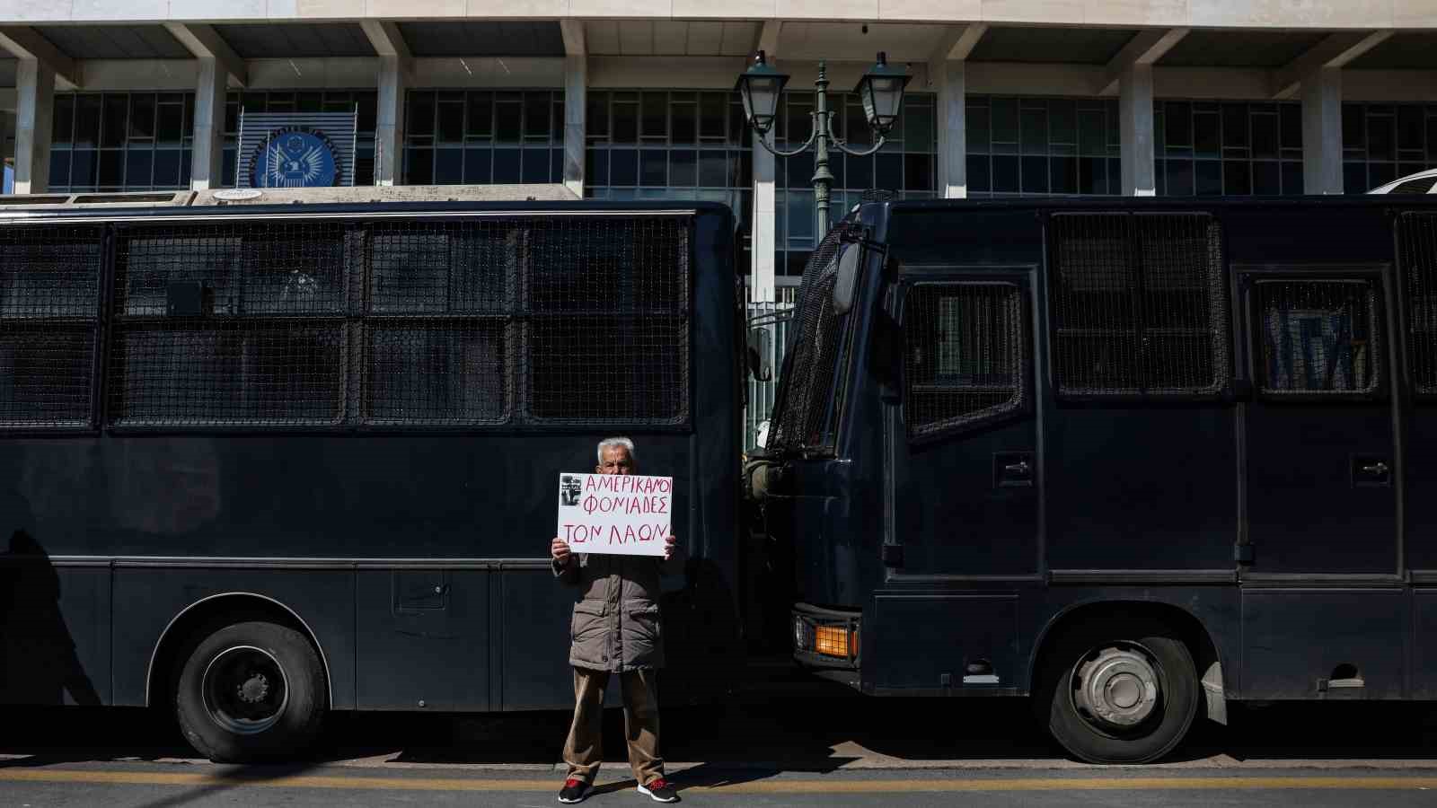Yunanistan’da ABD ve İsrail’in İran’a yönelik saldırıları protesto edildi
Yunanistan’da ABD ve İsrail’in İran’a yönelik saldırıları protesto edildi
