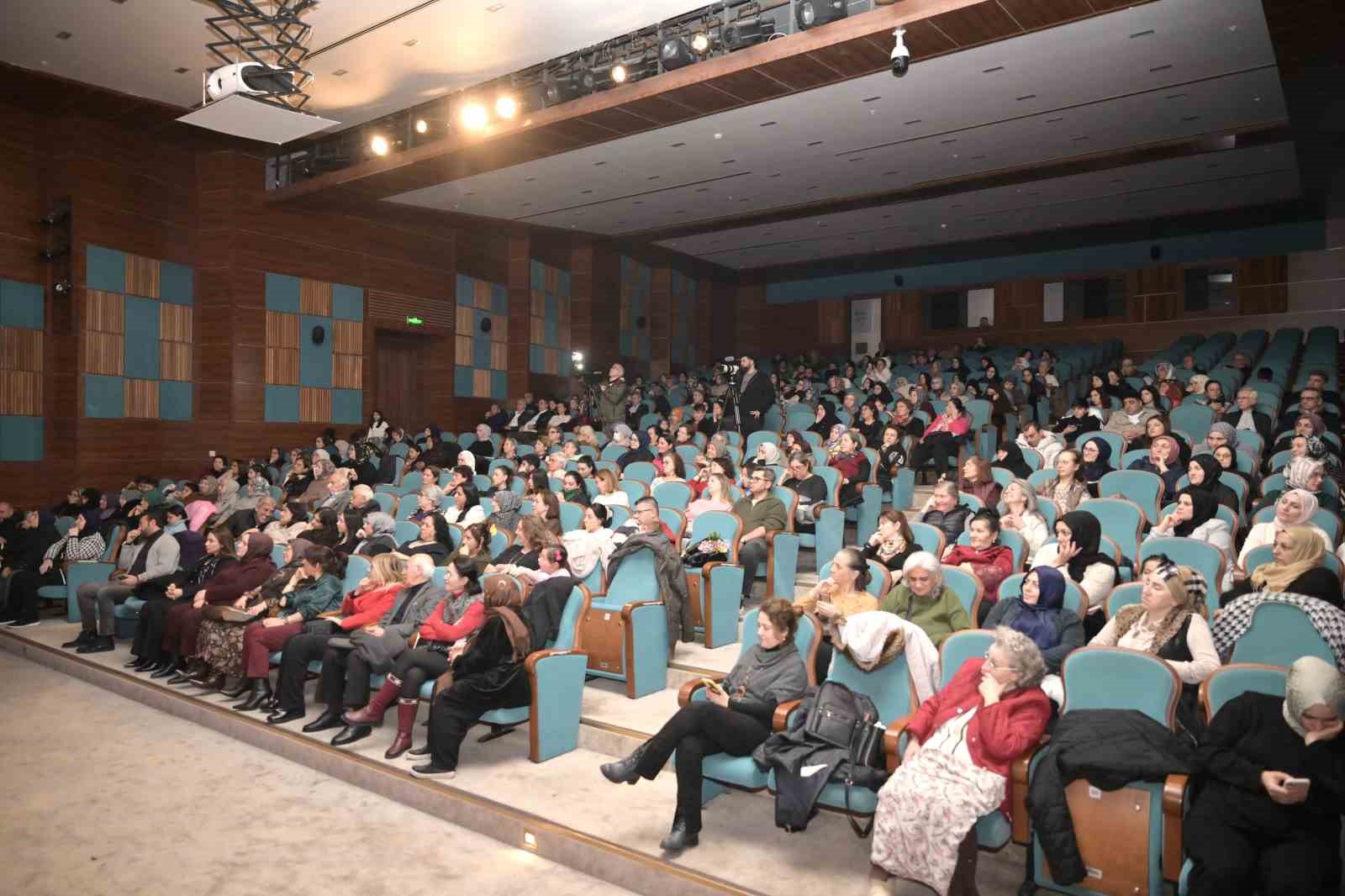 Yunus Emre, Esenyurt’ta ilahiler ve şiirlerle anıldı
