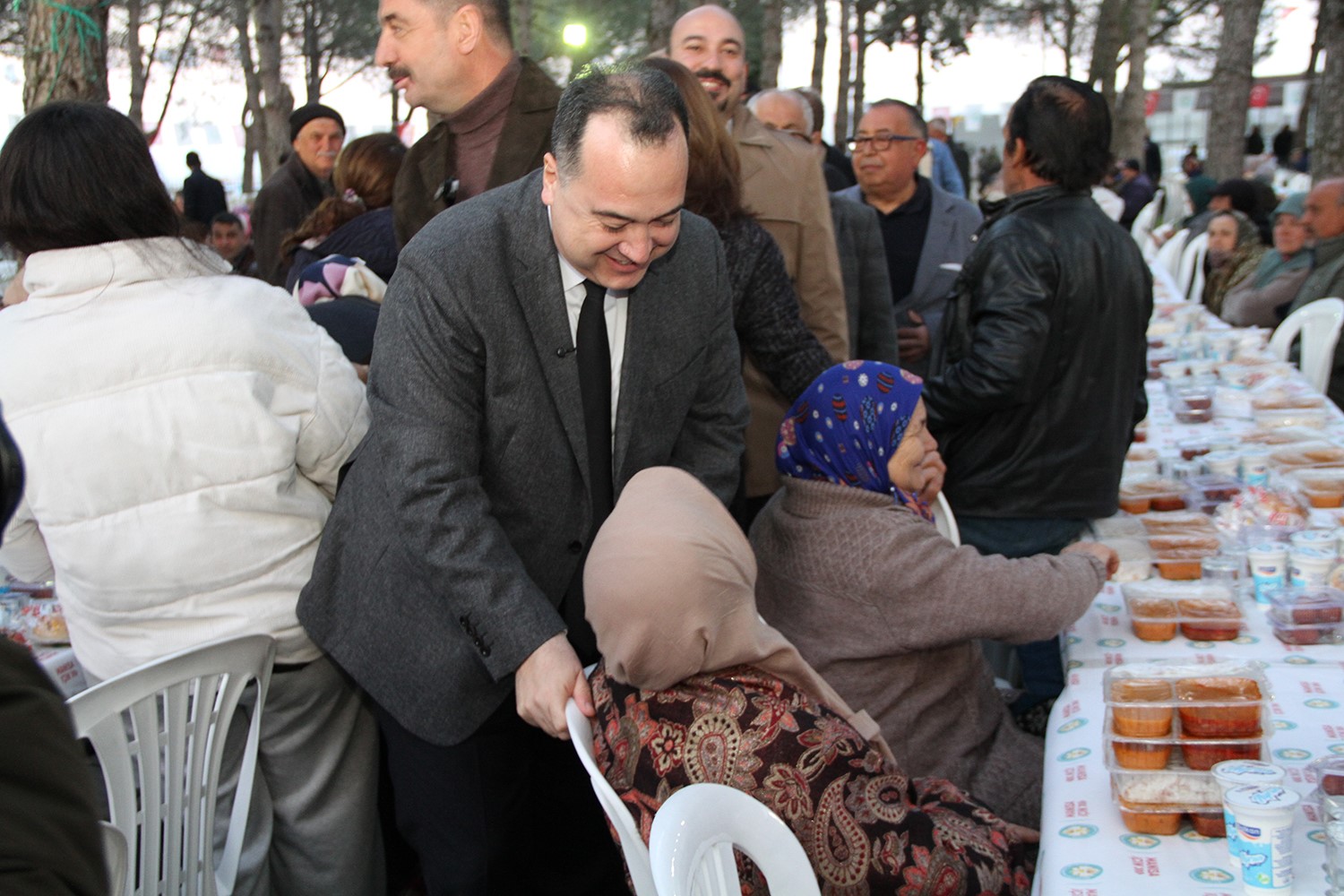Yunus Emre ve Tabduk Emre Türbesi’nde iftar düzenlendi
