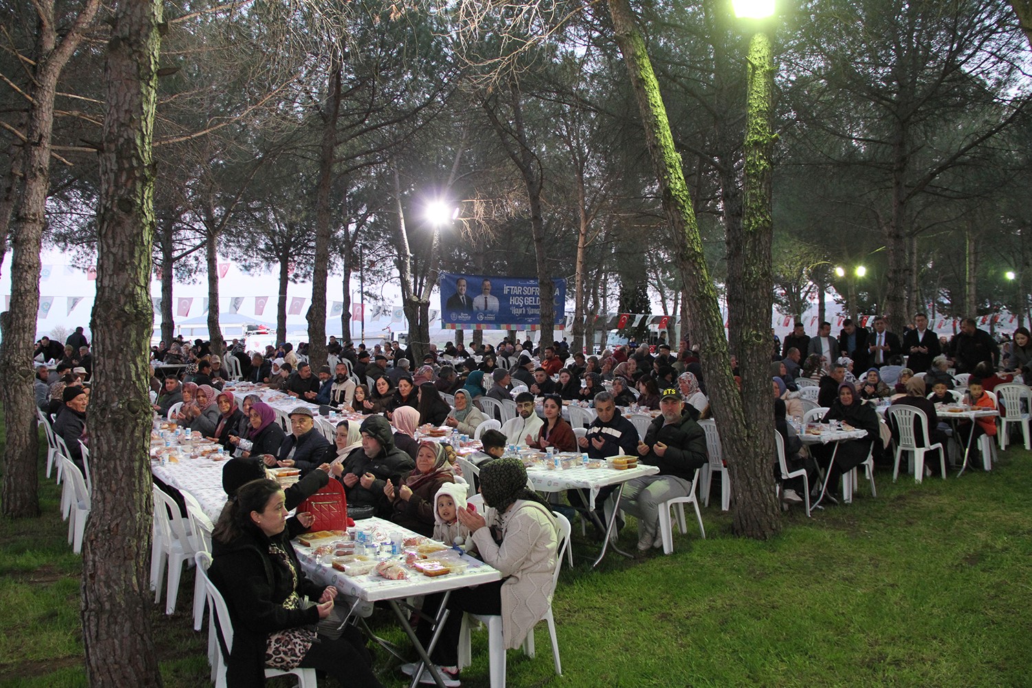 Yunus Emre ve Tabduk Emre Türbesi’nde iftar düzenlendi
