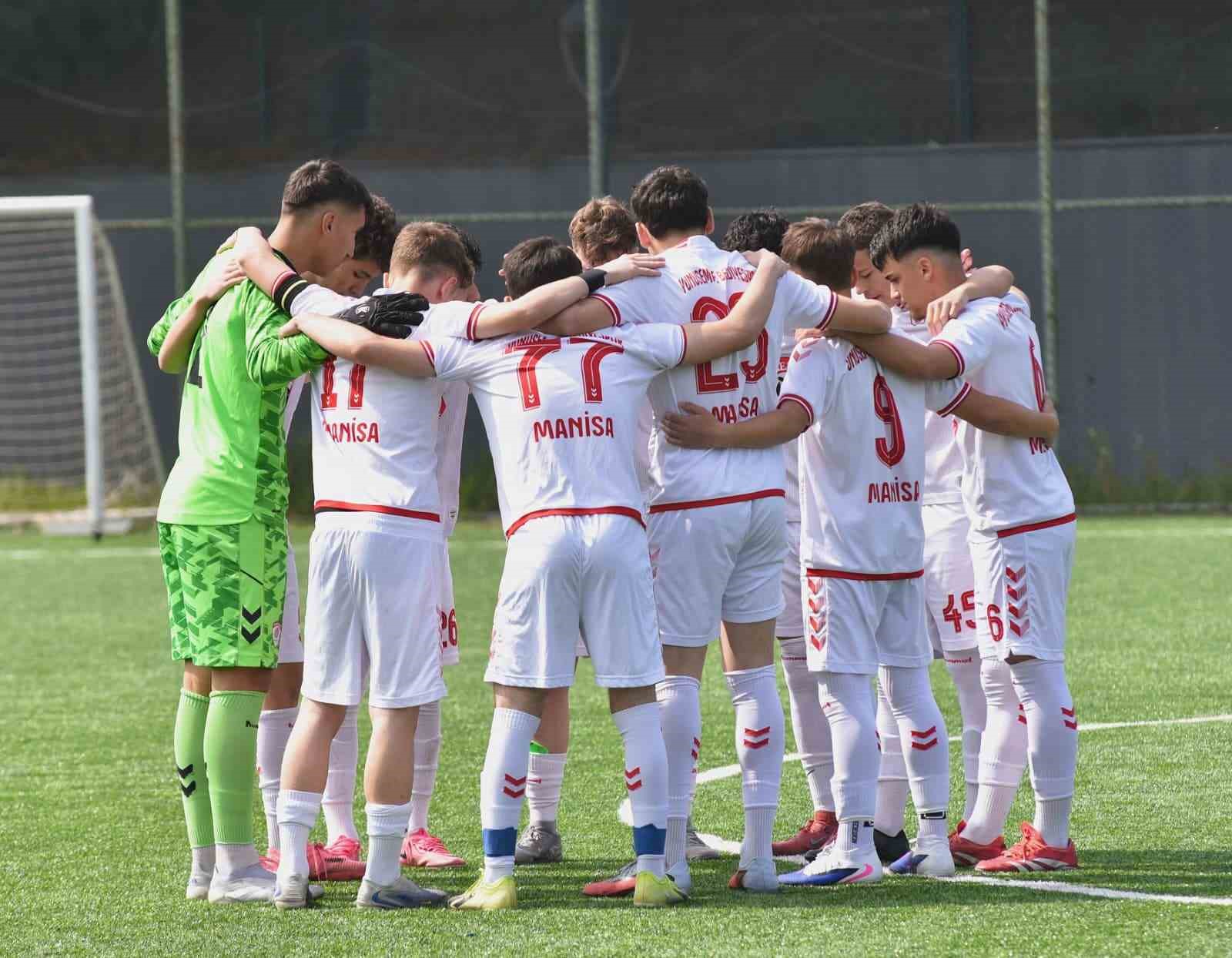 Yunusemre Belediyespor üst üste üçüncü kez şampiyon
