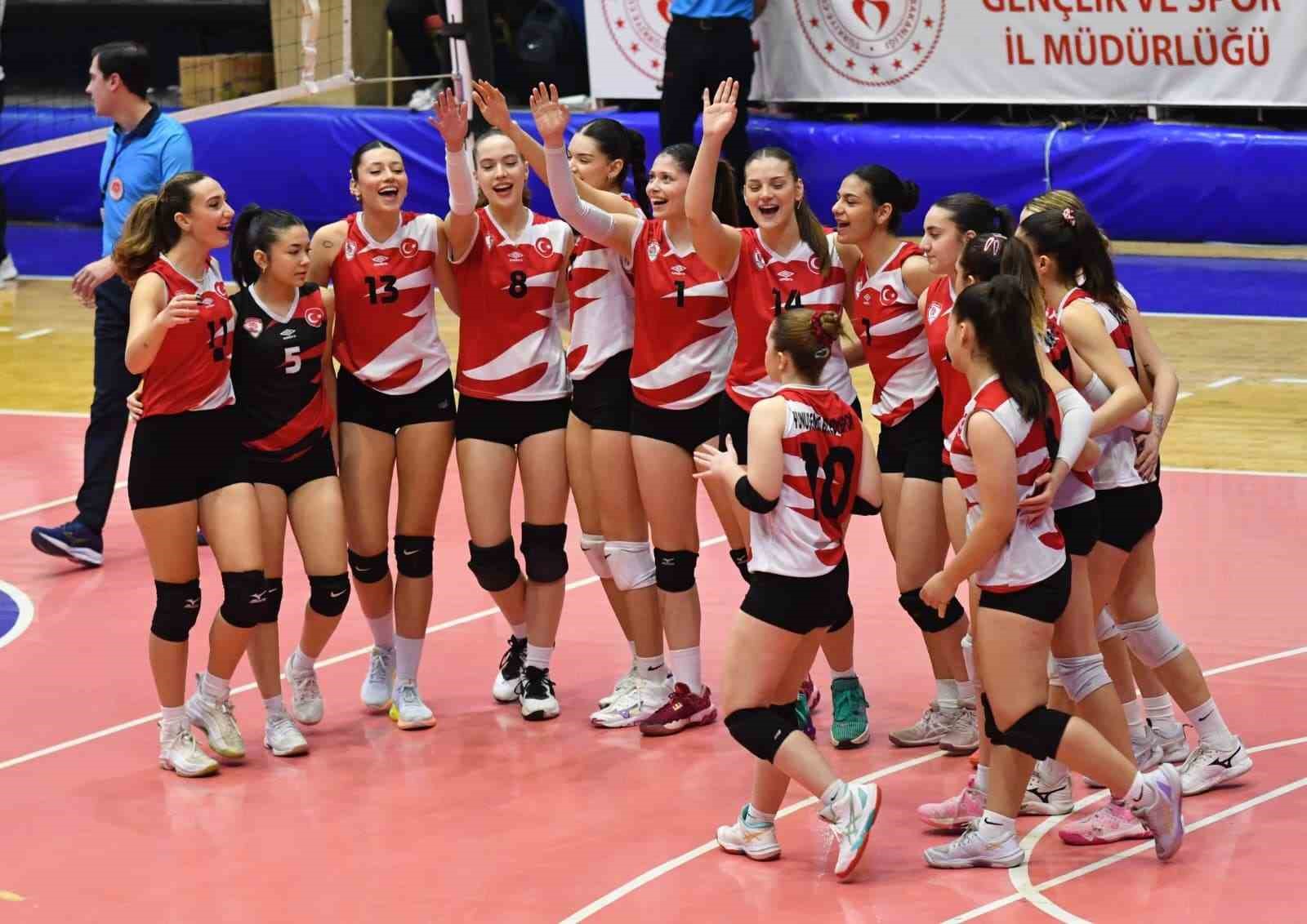 Yunusemre Belediyespor’un sultanları ligde kaldı
