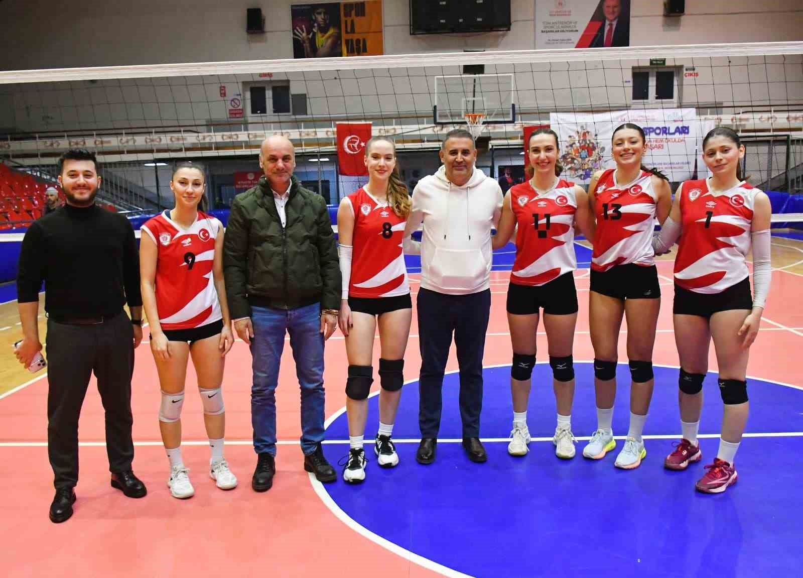 Yunusemre Belediyespor’un sultanları ligde kaldı
