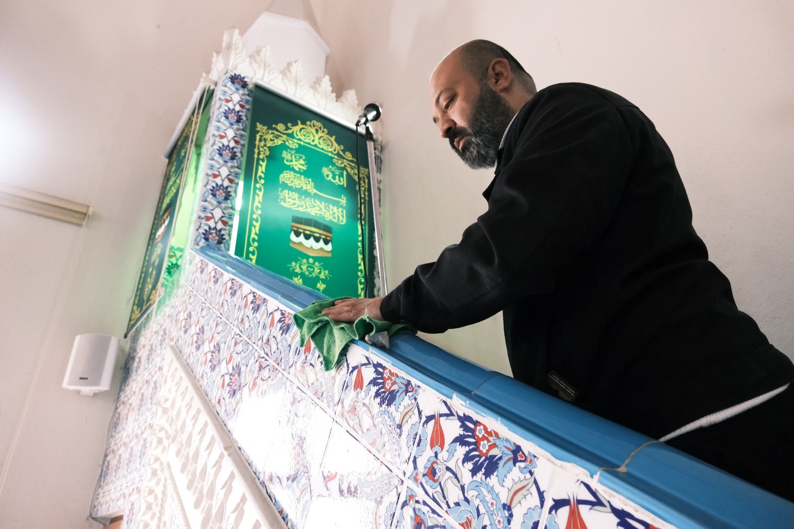 Yunusemre’de ibadethaneler ramazana hazırlanıyor
