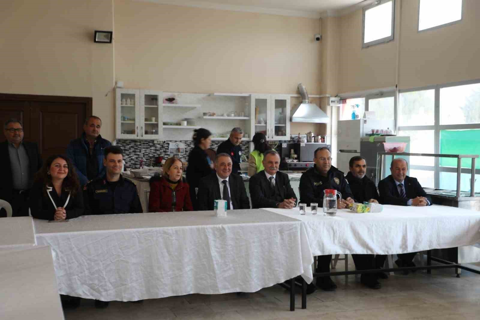 Yunusemre’de Miraç Kandili’nde lokma hayrı
