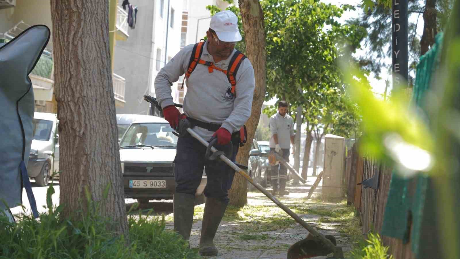 Yunusemre’de yaz mesaisi başladı
