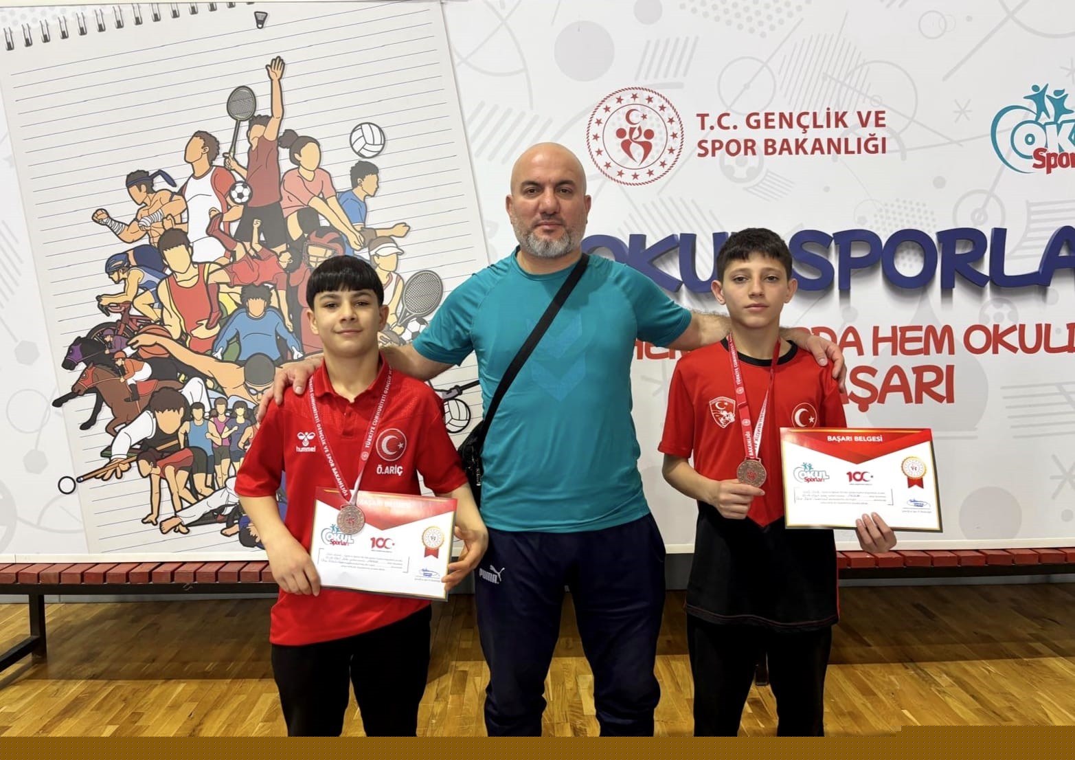 Yunusemreli yıldız güreşçilerden iki bronz madalya
