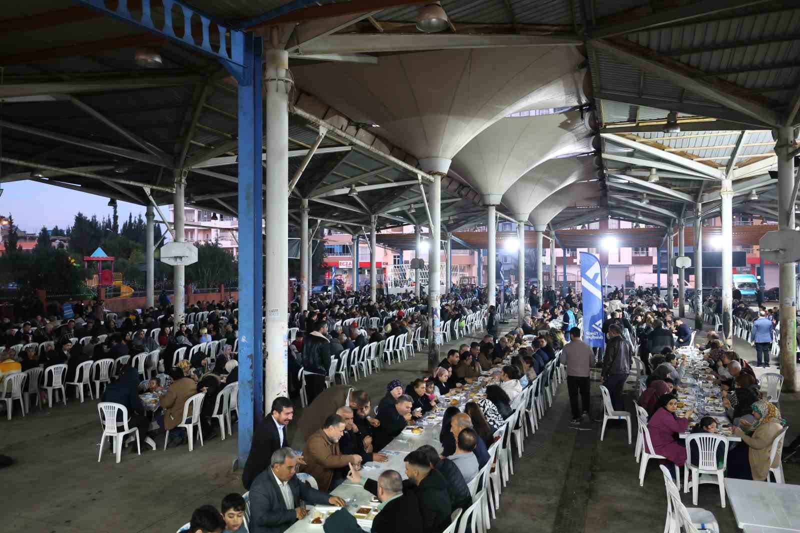 Yüreğir Belediyesi’nden Serinevler’de birlik ve beraberlik iftarı
