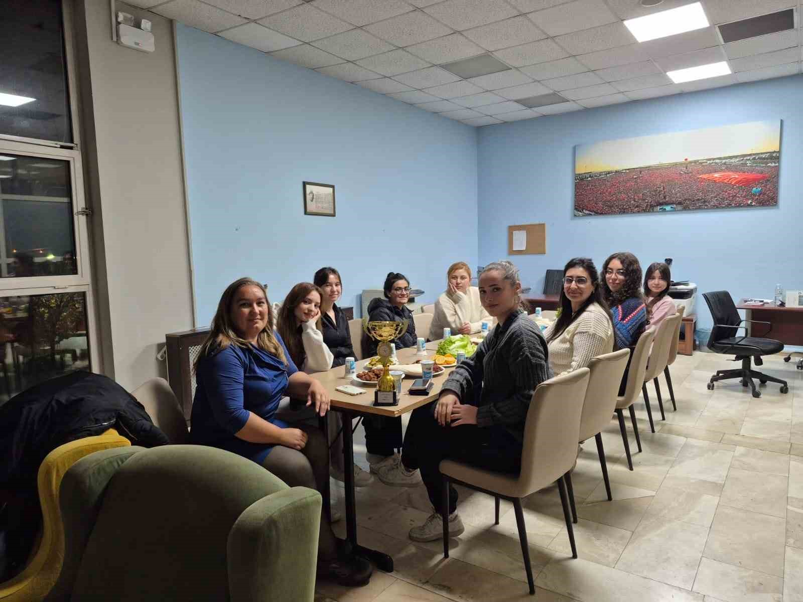 Yurtlarda sınav stresine karşı moral etkinlikleri düzenlendi
