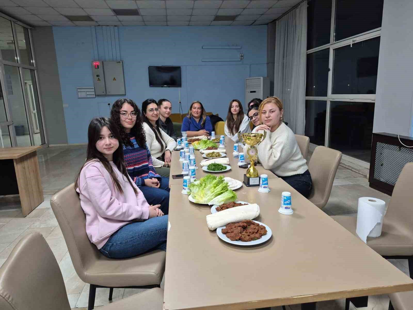 Yurtlarda sınav stresine karşı moral etkinlikleri düzenlendi
