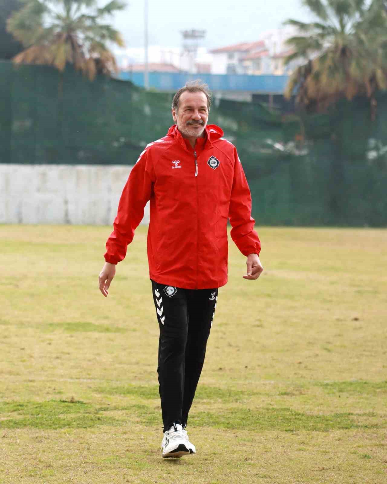 Yusuf Şimşek: "Yöneticiler bizim kalmamızı istemedi"
