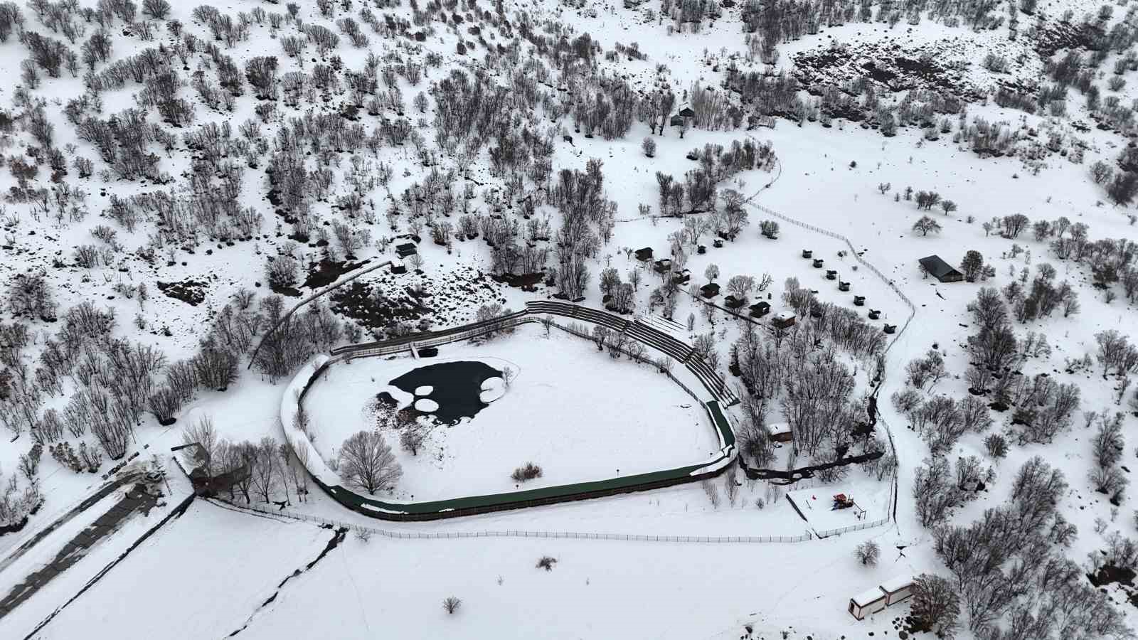 Yüzen Adalar karla kaplandı, beyaz örtü havadan görüntülendi
