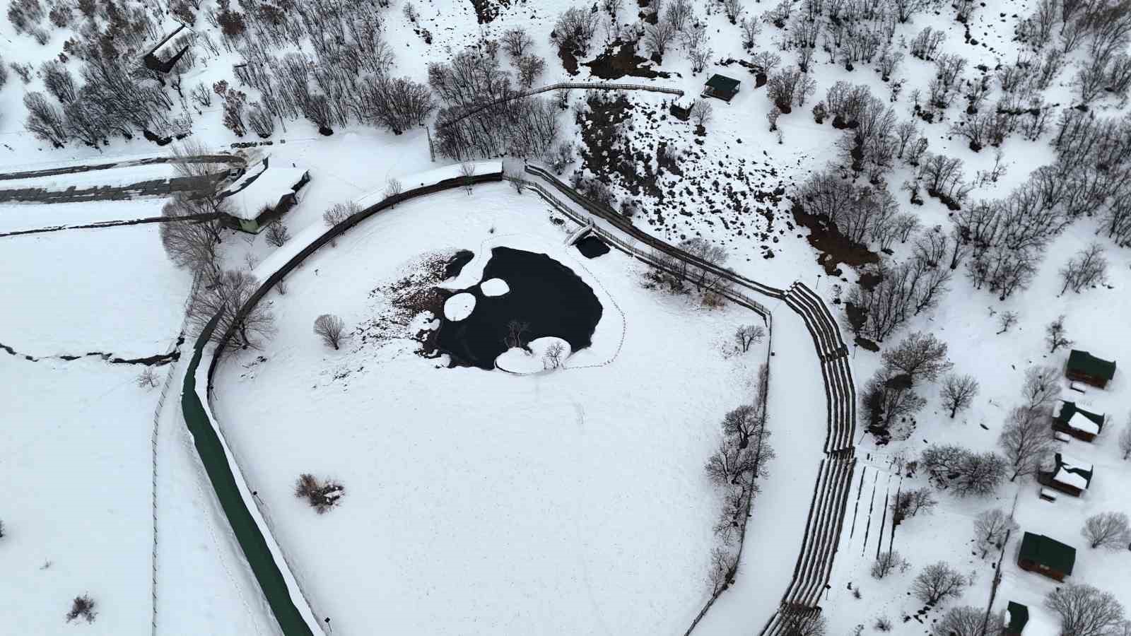 Yüzen Adalar karla kaplandı, beyaz örtü havadan görüntülendi
