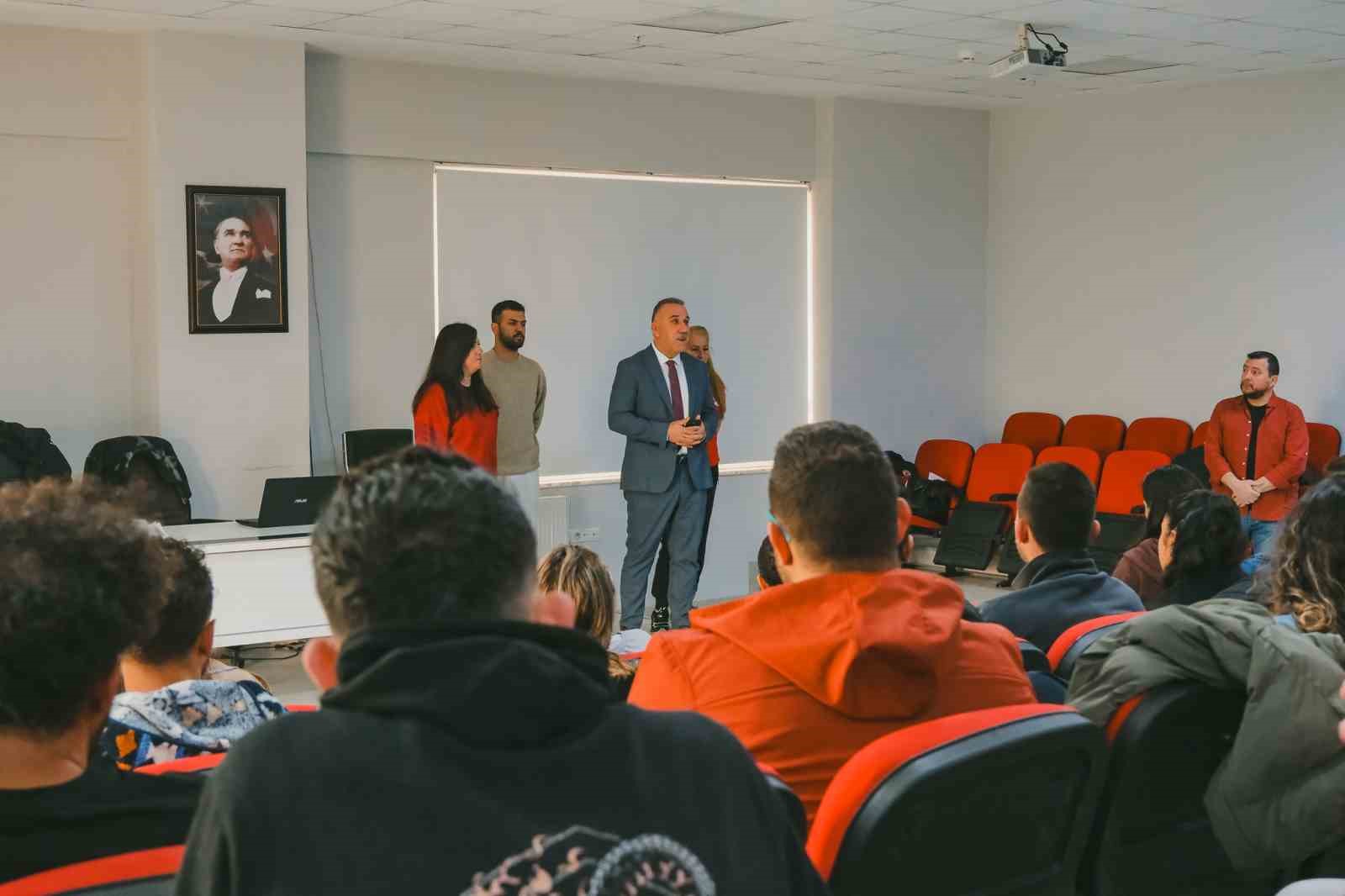 Yüzme Antrenörlük Kursu Aydın’da başladı
