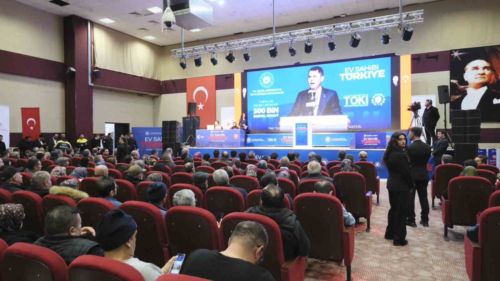 Yüzyılın Konut Projesi’nde Karaman’da bin 550 hak sahibi kura ile belirlendi
