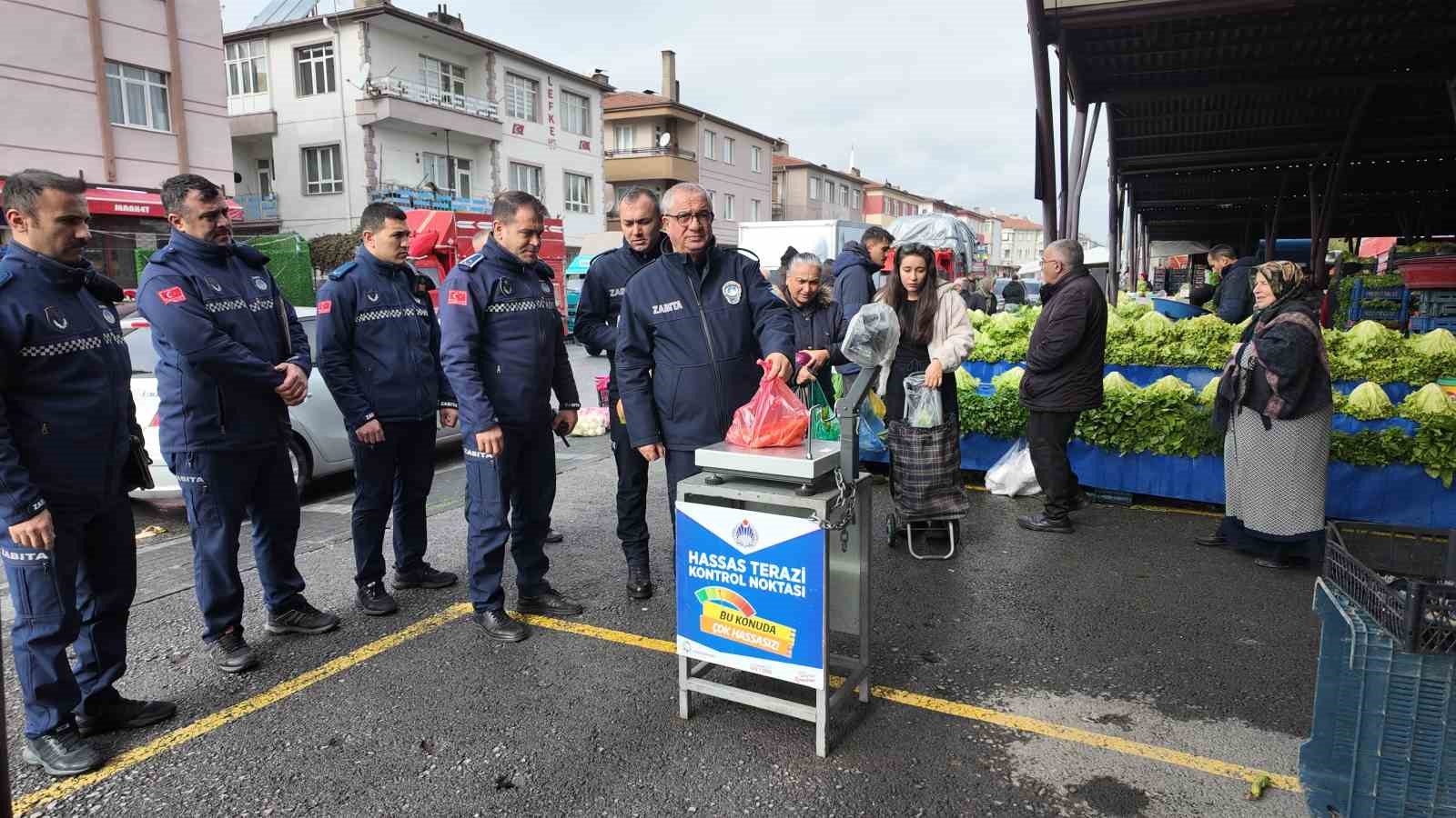 Zabıta ekiplerinden fırın, pazar ve market denetimi
Zabıta ekiplerinden fırın, pazar ve market denetimi