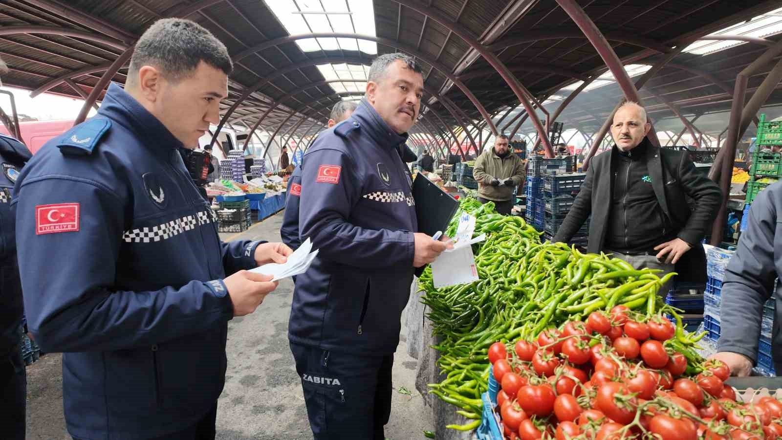 Zabıta ekiplerinden fırın, pazar ve market denetimi
Zabıta ekiplerinden fırın, pazar ve market denetimi
