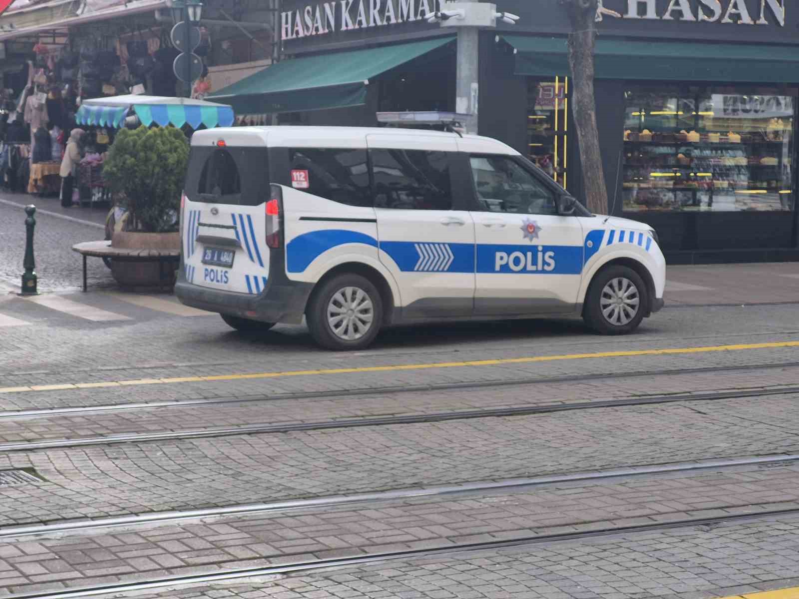 Zabıta ile vatandaş arasındaki hatalı park tartışması polis merkezinde bitti
