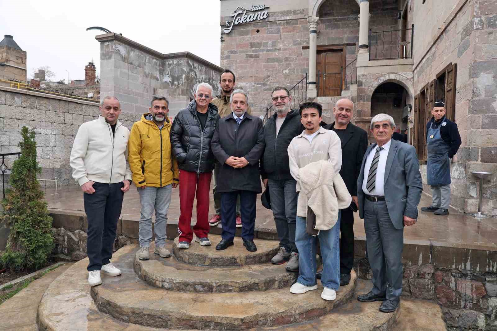 Zafer Algöz’den Sahaaflar Çarşısı’na tam not
