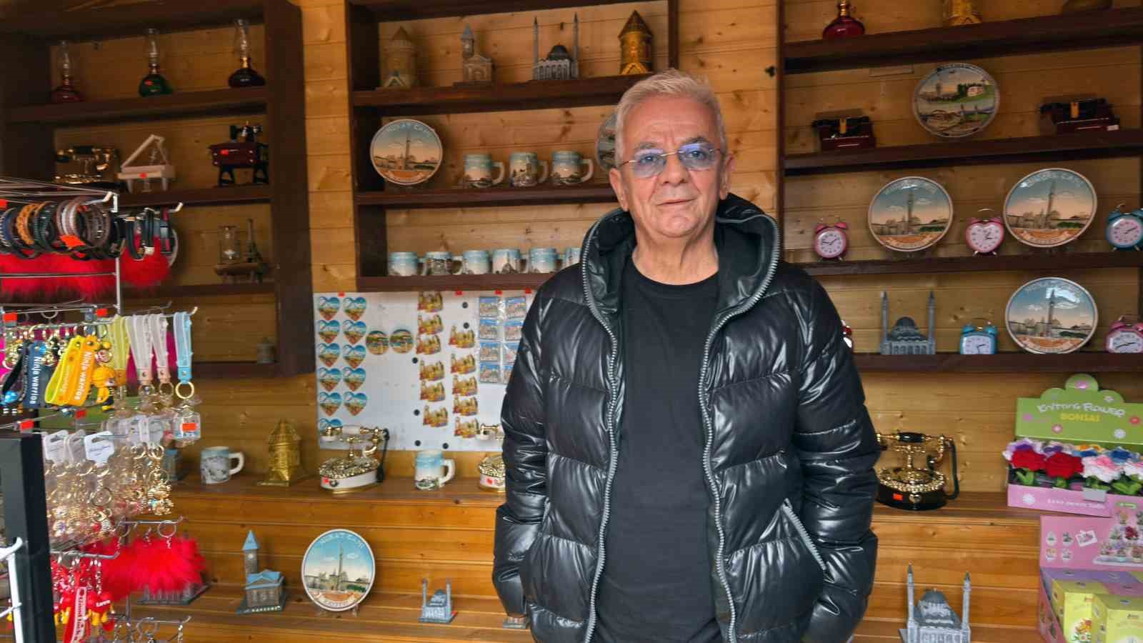 Zafer Algöz’den Sahaaflar Çarşısı’na tam not
