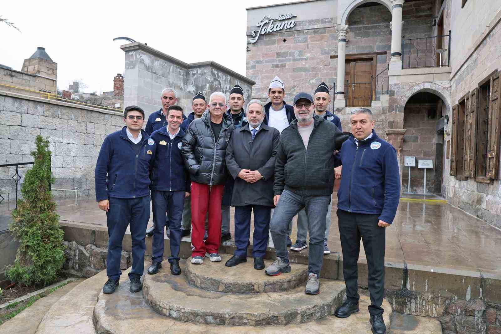 Zafer Algöz’den Sahaaflar Çarşısı’na tam not
