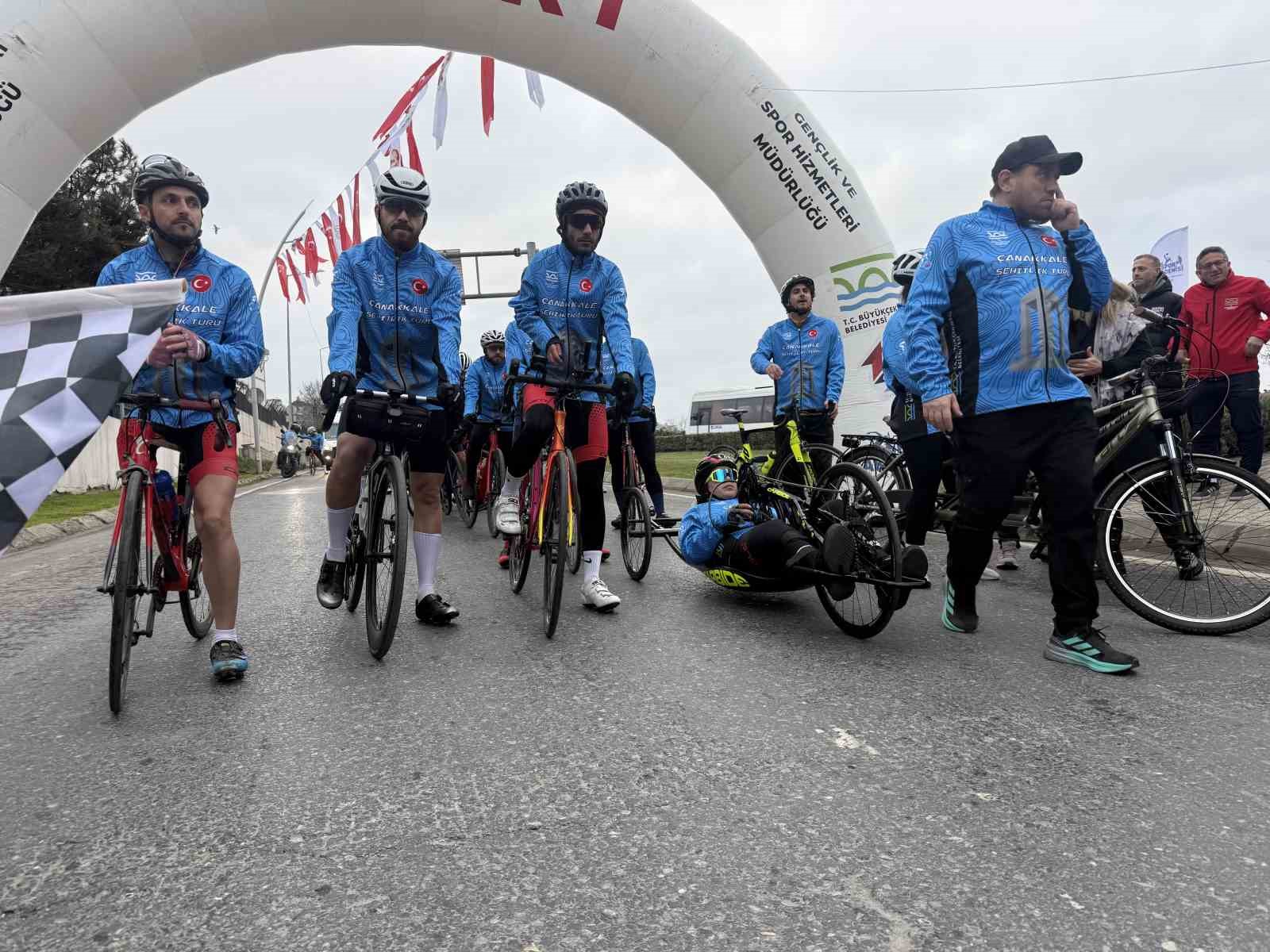 Zaferin 111’inci yılında, 5’i paralimpik 50 sporcu pedal çevirdi
