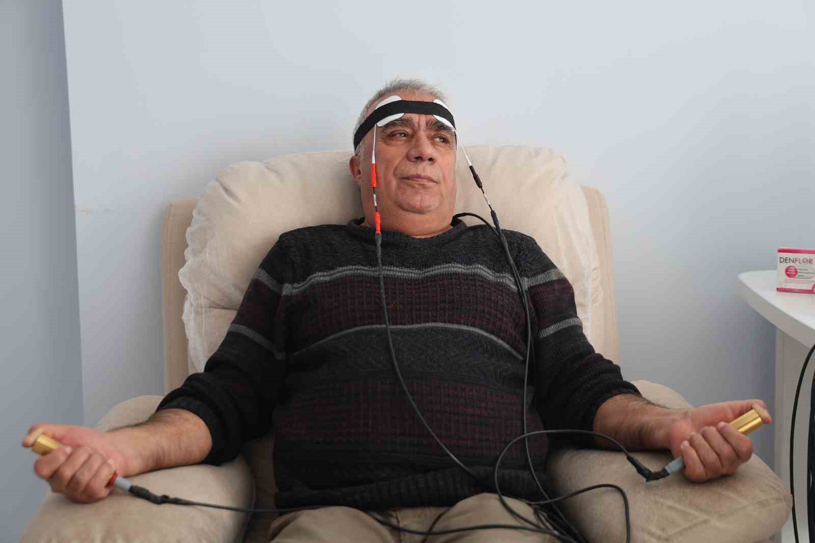 Zararın neresinden dönülürse kârdır dedi, 50 yıl içtiği sigarayı bıraktı
Zararın neresinden dönülürse kârdır dedi, 50 yıl içtiği sigarayı bıraktı