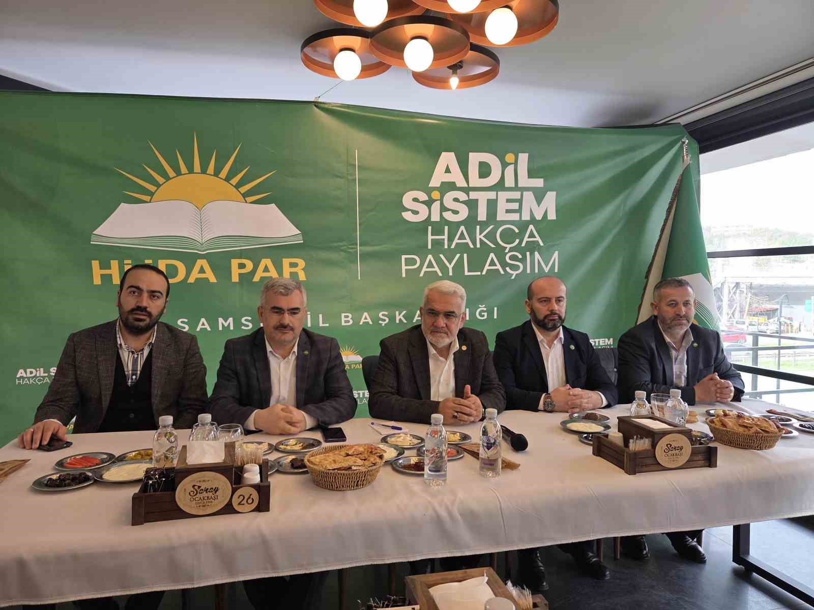 Zekeriya Yapıcıoğlu: "Aileyi güçlendiren ve evlilikleri destekleyen projeler hayata geçirilmeli"
