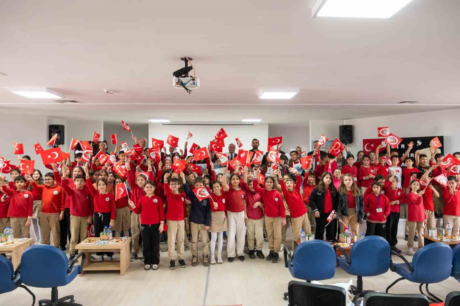 Zeytin kültürü minik şeflerle geleceğe taşınıyor
