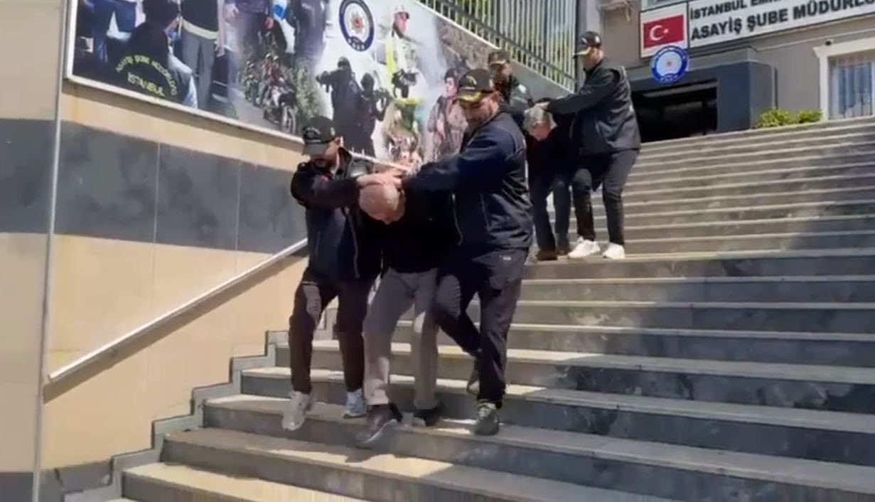 Zeytinburnu’nda eski eşini ve kızını öldüren zanlı tutuklandı
