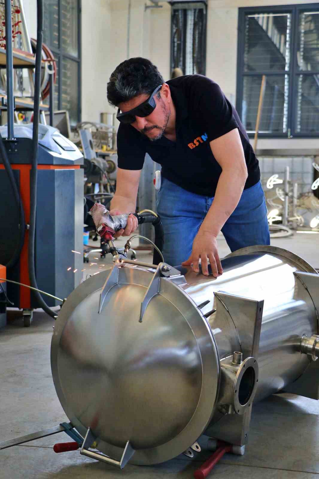 Zeytinyağında üreticileri heyecanlandıracak makine: Soğuk sıkımda sıcak sıkım verimi
