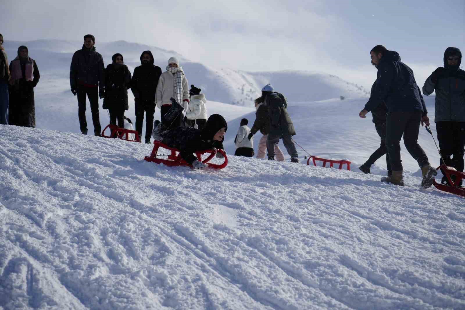 Zigana Kayak Merkezi’nde sömestr tatiliyle birlikte yoğunluk yaşandı
