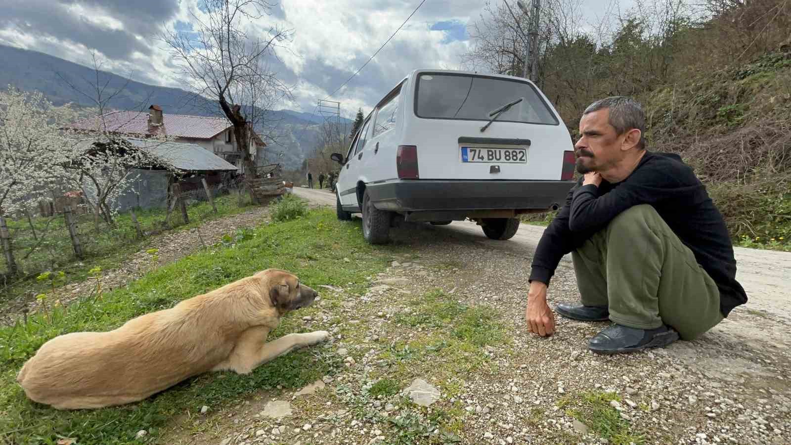 Zihinsel engelli anne ve 2 oğlu ortada kaldı
Zihinsel engelli anne ve 2 oğlu ortada kaldı