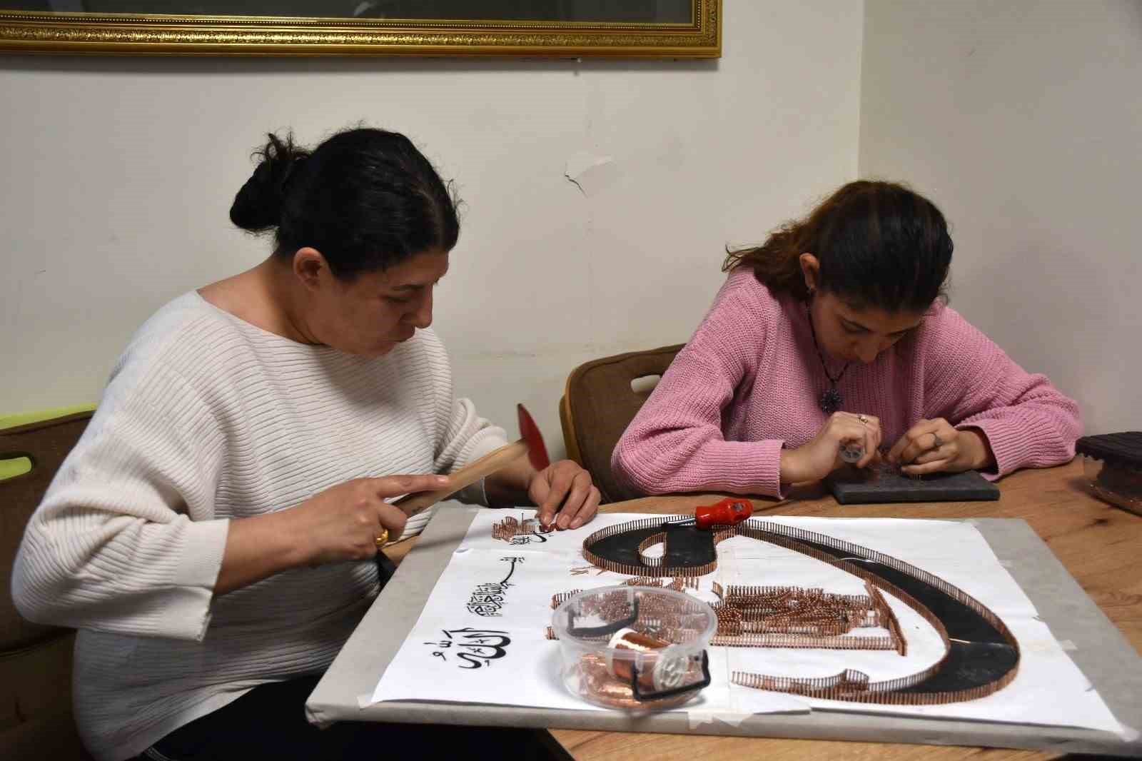 Zihinsel engelli Beyza filografi sanatıyla hayata tutunuyor
