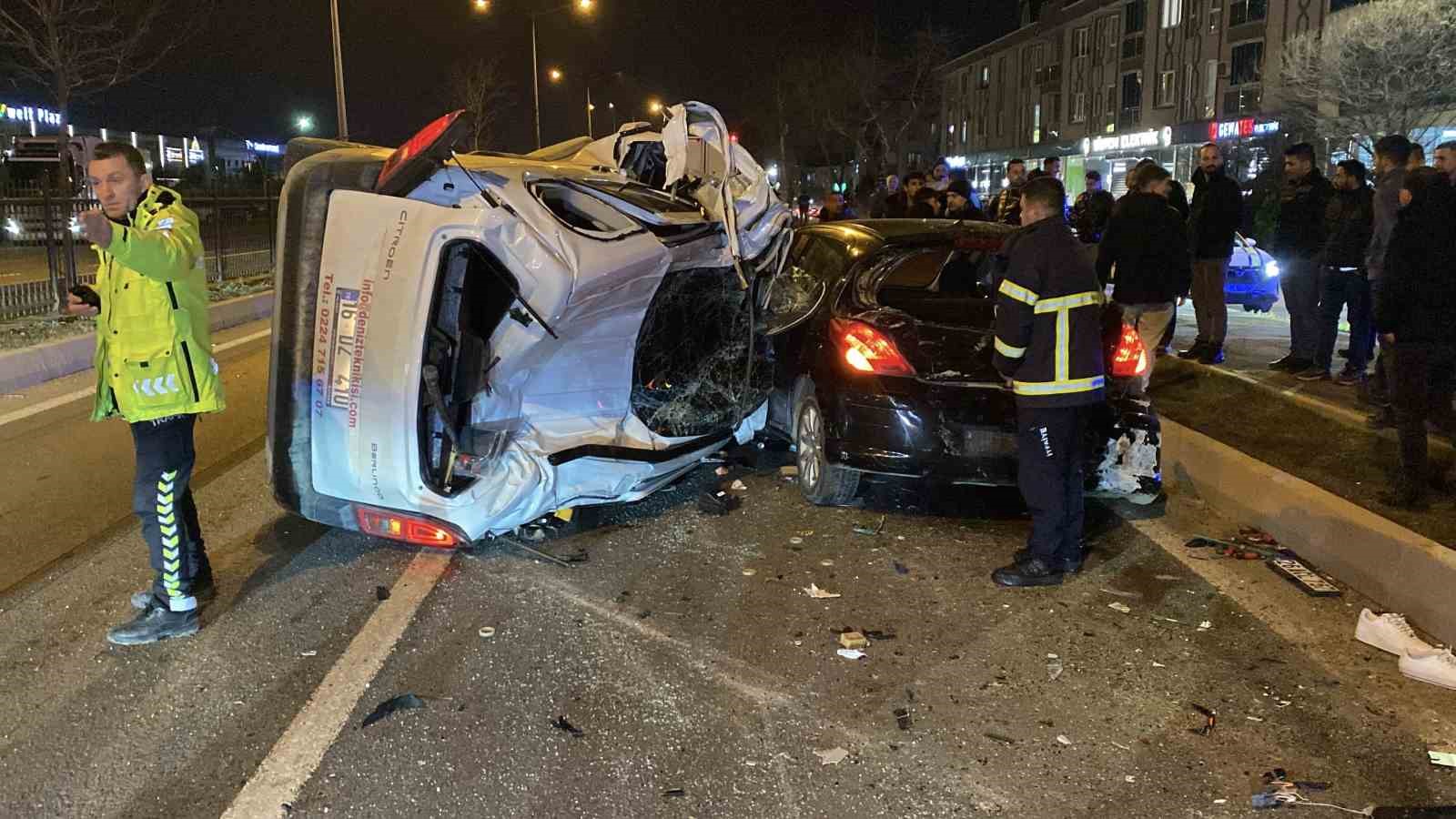 Zincirleme kaza: 1 ölü, 1 yaralı
