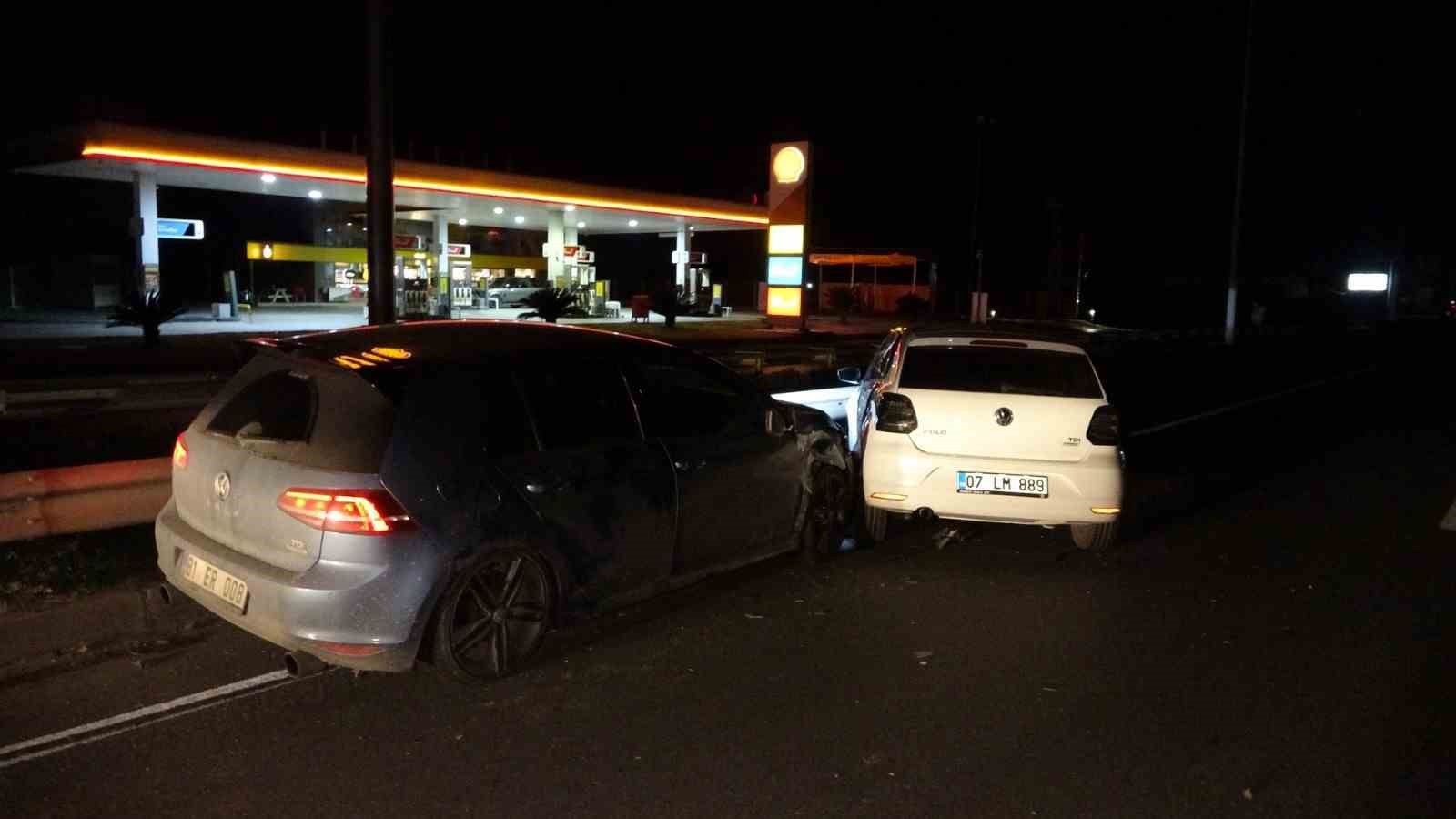 Zincirleme kazada 3 sürücüden 2’si ehliyetsiz 1’i hem ehliyetsiz hem alkollü çıktı
