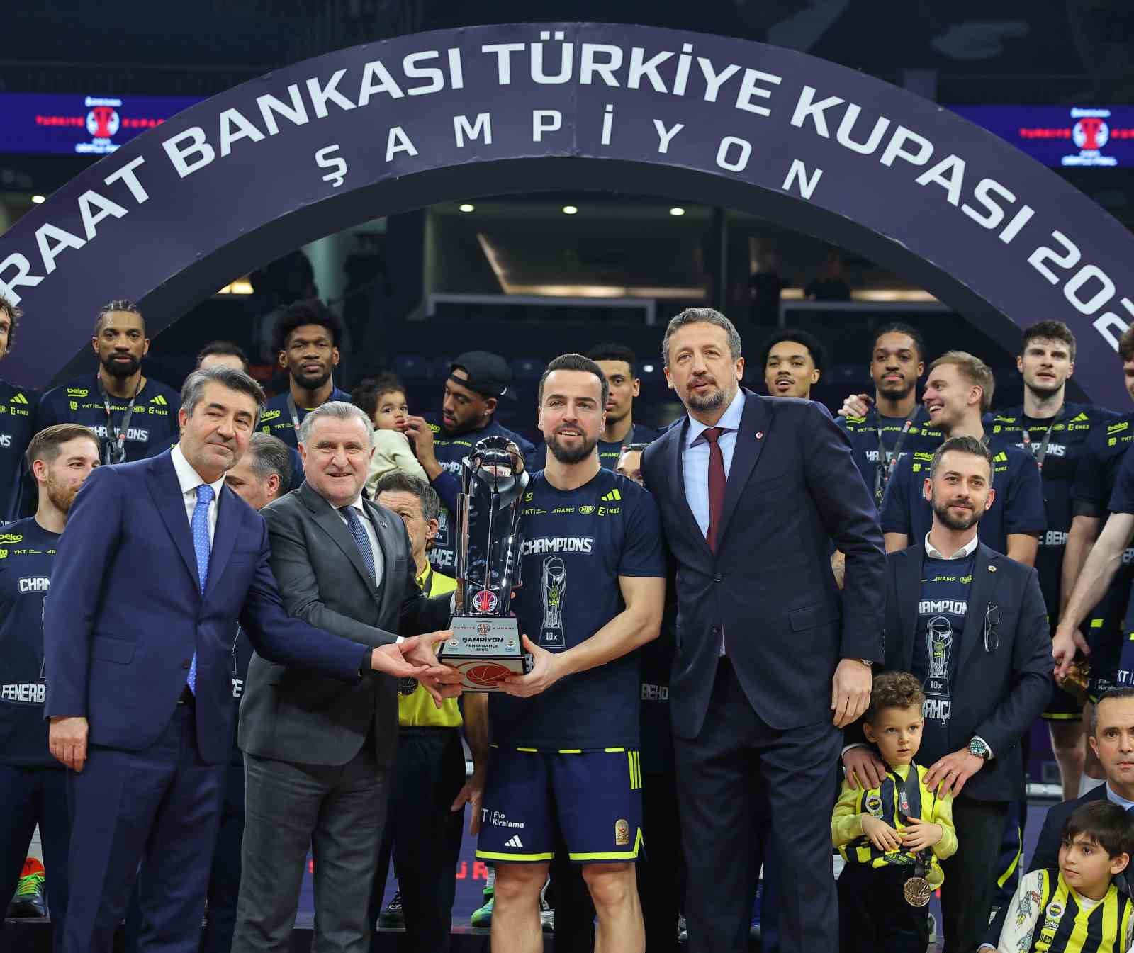 Ziraat Bankası Erkekler Türkiye Kupası üst üste 3. kez Fenerbahçe’nin
