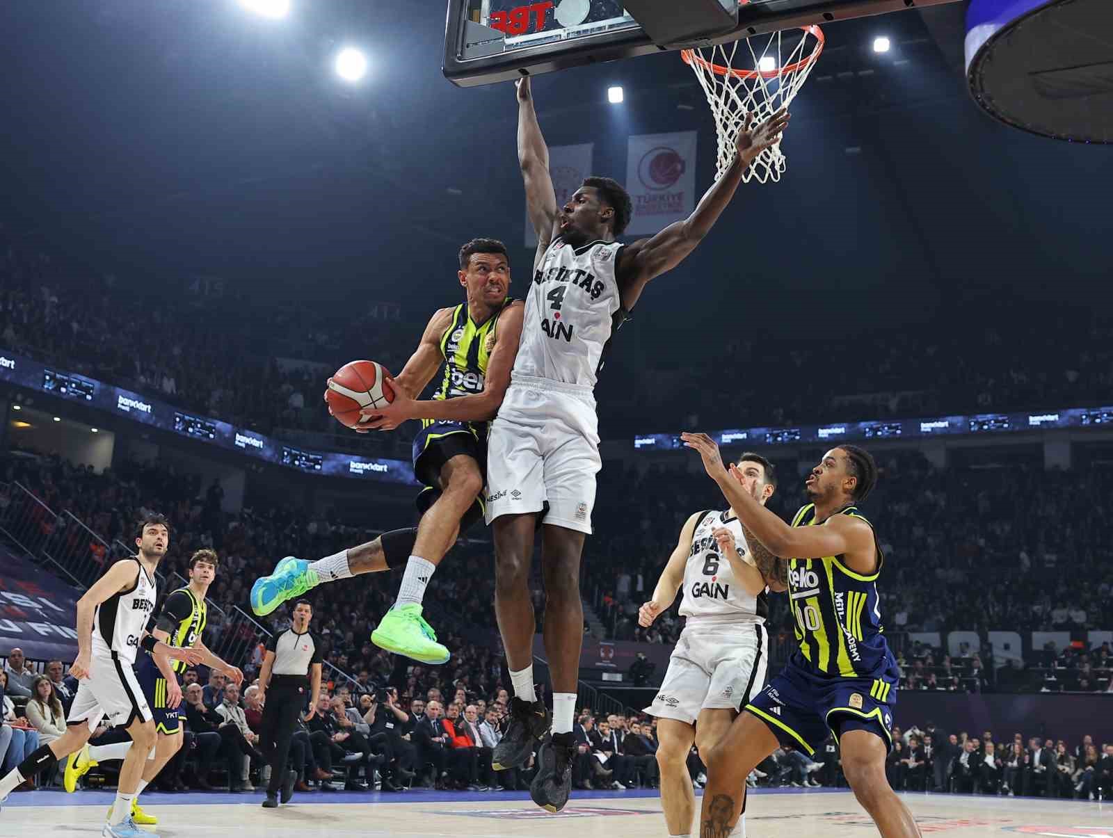 Ziraat Bankası Erkekler Türkiye Kupası üst üste 3. kez Fenerbahçe’nin
