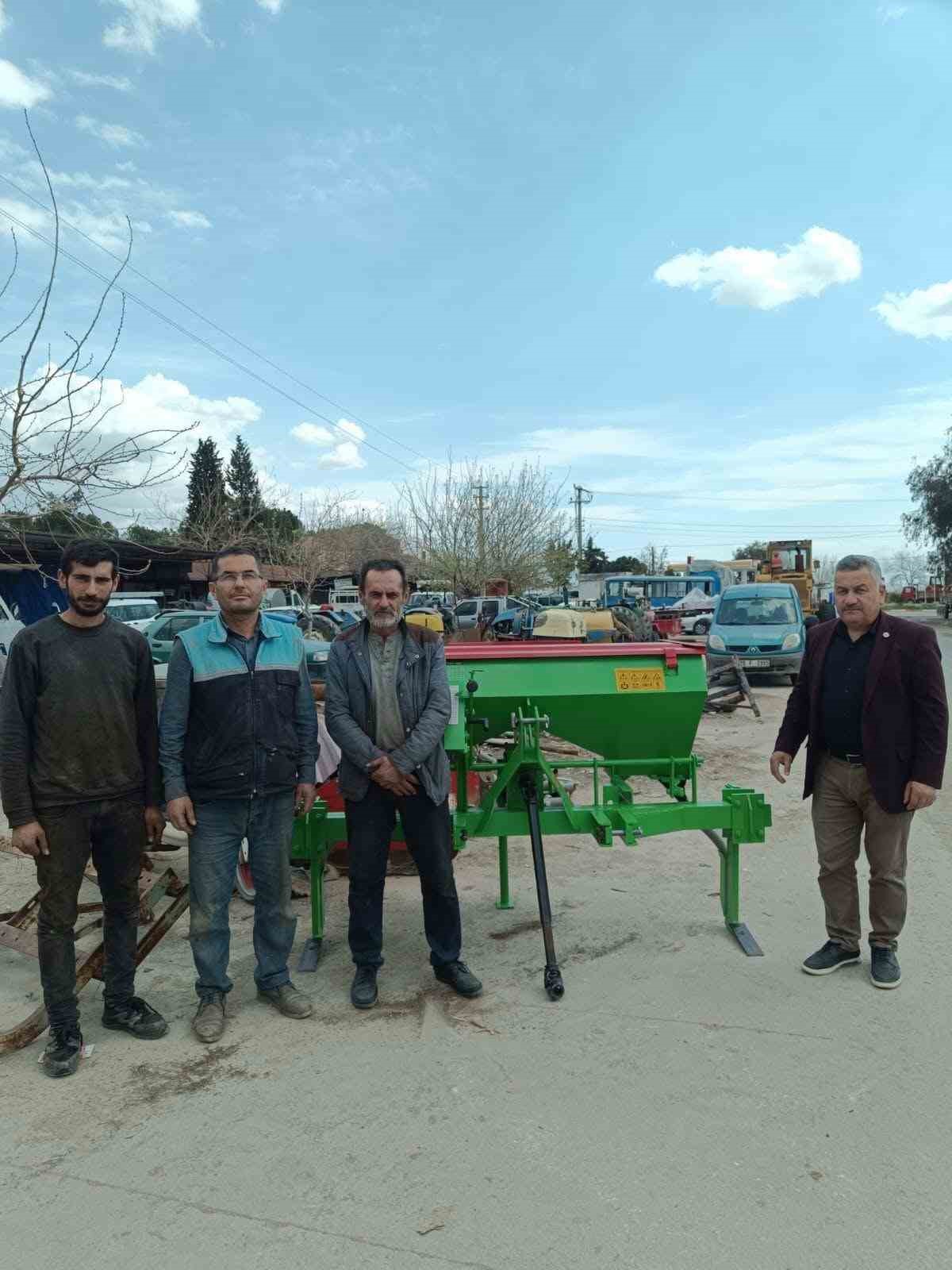 Ziraat odasının Buldanlı çiftçilere desteği sürüyor
