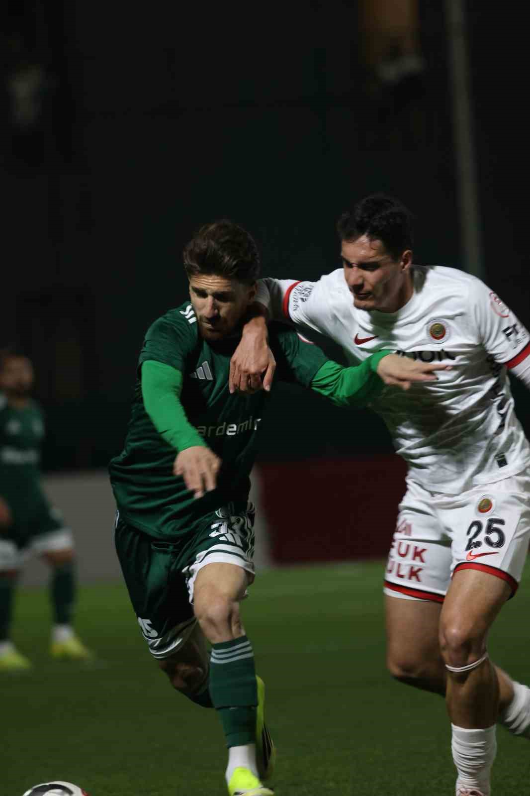 Ziraat Türkiye Kupası: Aliağa FK: 0 - Gençlerbirliği: 0 (İlk yarı)
