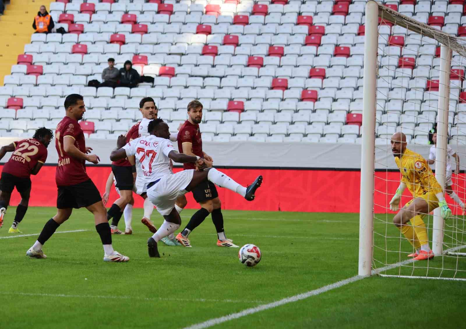 Ziraat Türkiye Kupası: Antalyaspor: 0 - Gençlerbirliği: 0 (İlk yarı)
Ziraat Türkiye Kupası: Antalyaspor: 0 - Gençlerbirliği: 0 (İlk yarı)