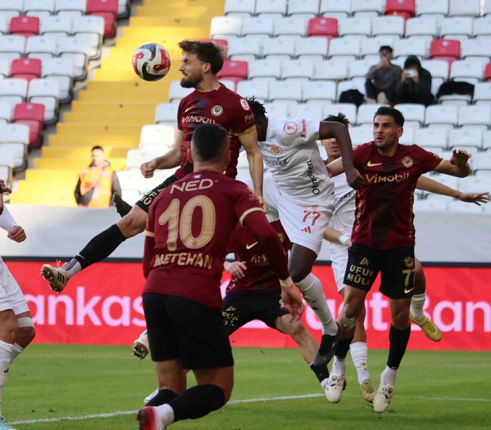 Ziraat Türkiye Kupası: Antalyaspor: 0 - Gençlerbirliği: 0 (İlk yarı)
Ziraat Türkiye Kupası: Antalyaspor: 0 - Gençlerbirliği: 0 (İlk yarı)