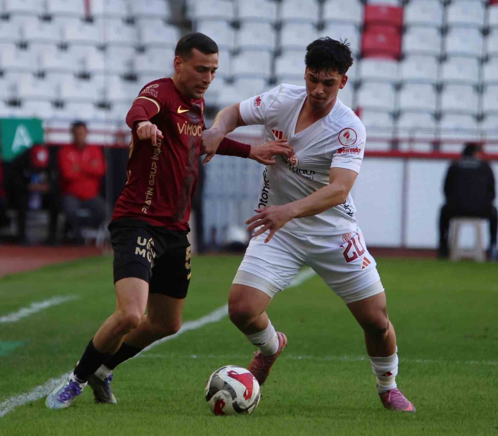 Ziraat Türkiye Kupası: Antalyaspor: 0 - Gençlerbirliği: 0 (İlk yarı)
Ziraat Türkiye Kupası: Antalyaspor: 0 - Gençlerbirliği: 0 (İlk yarı)