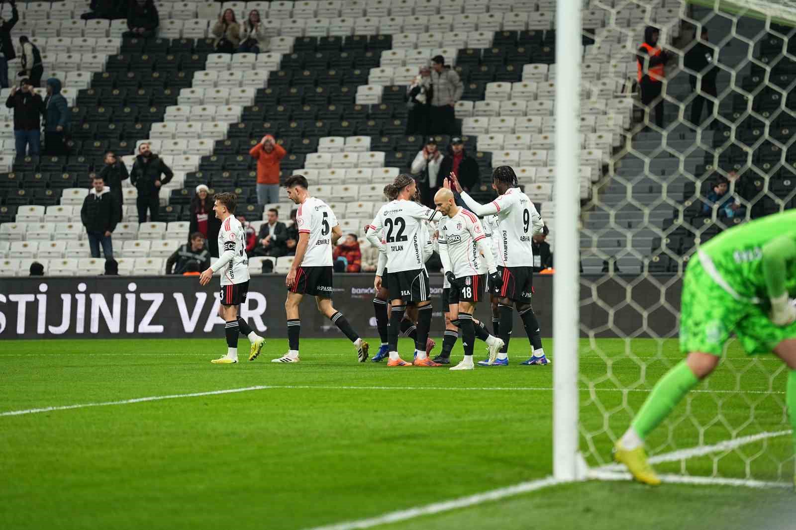 Ziraat Türkiye Kupası: Beşiktaş: 1 - Ankara Keçiörengücü: 0 (Maç devam ediyor)
