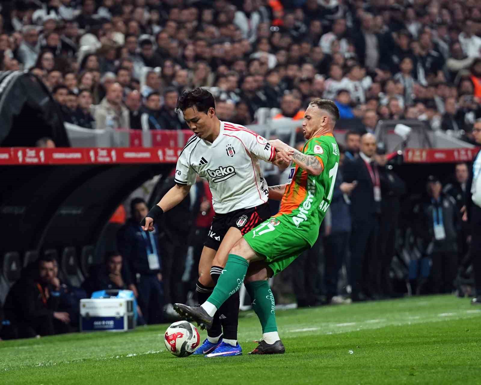 Ziraat Türkiye Kupası: Beşiktaş: 1 - Corendon Alanyaspor: 0 (İlk yarı)
